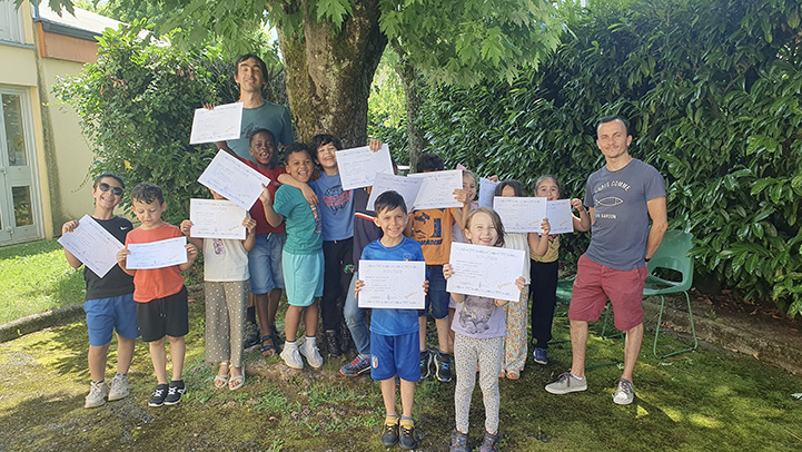 Remise de diplôme Fauna Flora 30 x 30 à l'école du Sierroz